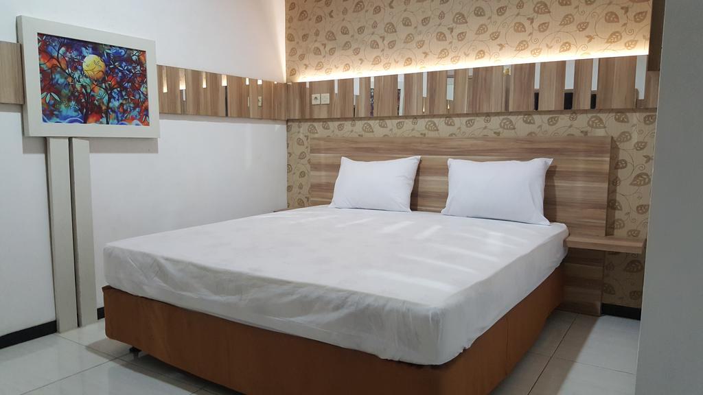 Omah Seroja Hotel Semarang Kültér fotó